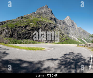 Eine Haarnadelkurve auf der Trollstigen Pass, Norwegen Bend Stockfoto