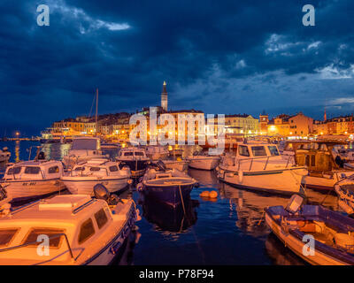 Blick auf den Hafen von Rovinj, Istrien, Kroatien, Europa Stockfoto