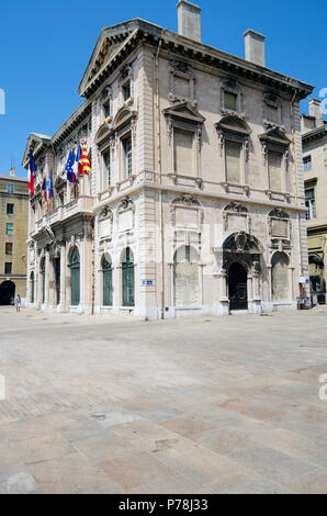 Marseille, Rathaus, Hotel de Ville, mit Blick auf den Alten Hafen, erbaut 1653-73 im Manierismus Stockfoto