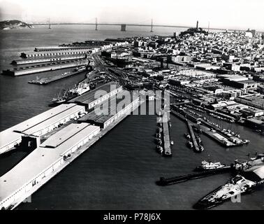 Estados Unidos de América. San Francisco. Vista allgemeine del Puerto y sus muelles. Años 1950. Stockfoto