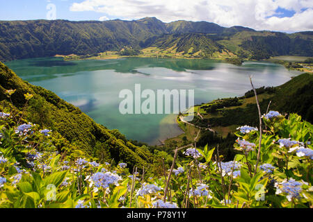 Lagoa das Sete Cidades, Twin Lakes in Sao Miguel, Azoren Stockfoto