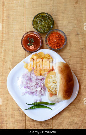 Vada Pav aus Maharashtra, Indien Stockfoto