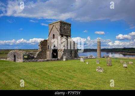 St Mary's Augustiner Klosters, Augustiner-chorherrenstift St. Marien, Devenish Island, Lough Erne, County Fermanagh, Nordirland Stockfoto