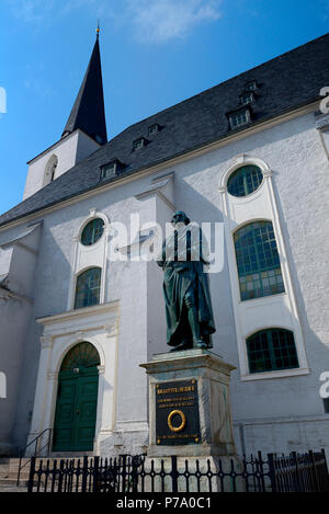 Denkmal für Johann Gottfried Herder, vor Stadtkirche St. Peter und Paul, Herderkirche, Weimar, Thüringen, Deutschland Stockfoto