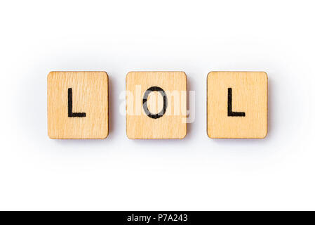 Die Abkürzung LOL - laut Lachen, Dinkel mit hölzernen Buchstabensteine. Stockfoto