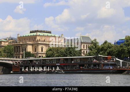 Mánes-Brücke, Marina Ristorante und Rudolfinum, Josefov (das Jüdische Viertel), Prag, Tschechien (Tschechische Republik), Europa Stockfoto