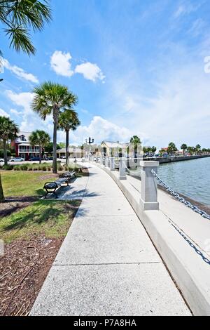 Ein Blick auf die Platine entlang der Mantazas Fluss im historischen St. Augustine, Florida, USA Stockfoto
