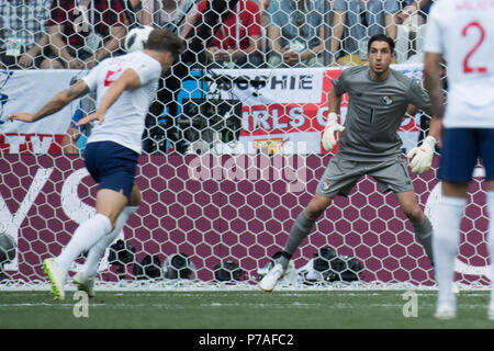 Nischni Nowgorod, Russland. 24. Juni, 2018. John Steine (links, Leiter) leitet den Ball 1-0 für England, Aktion, Köpfe, Header, England (ENG) - Panama (PAN), Vorrunde, Gruppe G, Spiel 30, am 24/06/2018 in Nischni Nowgorod; Fußball-WM 2018 in Russland vom 14.06. - 15.07.2018. | Verwendung der weltweiten Kredit: dpa/Alamy leben Nachrichten Stockfoto