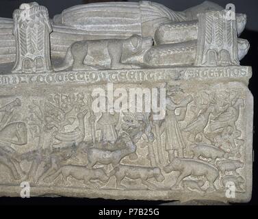 Fernan Perez de Andrade (d. 1397). Spanische Ritter. Grab mit Reliefs mit der Darstellung der stützenden Figur des Ritters und Szenen der Jäger von Wild. St. Franziskus Kirche. Betanzos. Spanien. Stockfoto