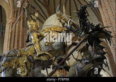 ARTE GOTICO. SUECIA. San Jorge matando al Dragon, 1489. Estatua de Bernt Notke (1435-1509). Catedral de San Nicolás. Estocolmo. Stockfoto