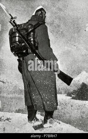 Der Erste Weltkrieg (1914-1918). Ostfront. Russischer Soldat Sentry in die Karpaten. Zeichnung von Alonso. La Esfera, 1915. Stockfoto