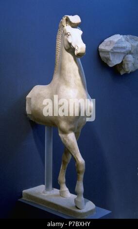 Antiken Griechenland. Archaische Skulptur eines Pferdes. 490 V. CHR.. Marmor. Akropolis-Museum. Athen. Griechenland. Stockfoto