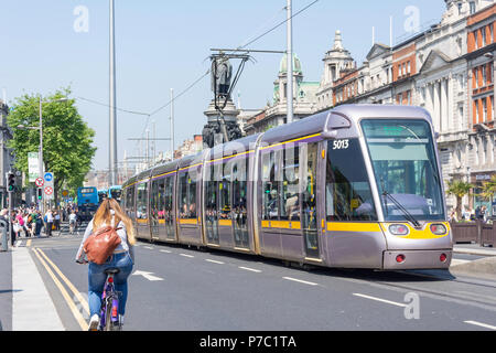 Luas Straßenbahn-/Stadtbahnsystem, O'Connell Bridge, Dublin, Republik Irland Stockfoto