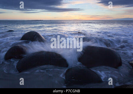 Sonnenuntergang bei Utakleiv Strand in Norwegen Stockfoto