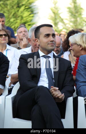 Casale di Principe, Italien. 04. Juli 2018. 'Festival dell'impegno Civile", anlässlich der "Peppe Diana' Preis, der Priester der Camorra Opfer in den beschlagnahmten Vermögenswert "Casa Don Diana". Im Bild Luigi Di Maio, Ministro dello Sviluppo Economico e Ministro del Lavoro e delle Politiche Sociali (Ministerin für Arbeit) und Vice premier Credit: Salvatore Esposito/Pacific Press/Alamy leben Nachrichten Stockfoto