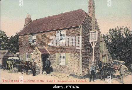 Alte Ansichtskarte der Schläger und Ball Public House, Hambledon, Hampshire, England, UK. Erster Sitz des Krickets Stockfoto