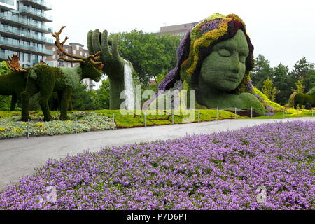 Anlage Skulptur Mutter Erde mit modernen Gebäuden hinter, Mosaicanada Ausstellung, Gatineau, Provinz Quebec, Kanada Stockfoto