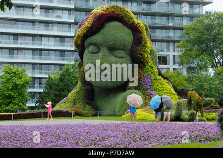 Anlage Skulptur Mutter Erde mit modernen Gebäude hinter, Gatineau, Provinz Quebec, Kanada Stockfoto