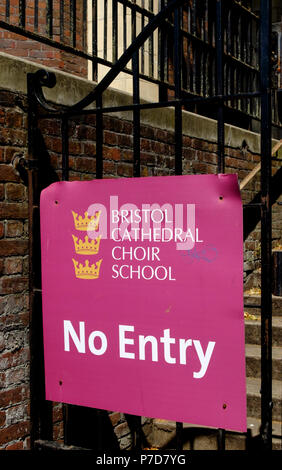 Kathedrale von Bristol Chöre Schule Schild, kein Eintrag. Bristol England Stockfoto