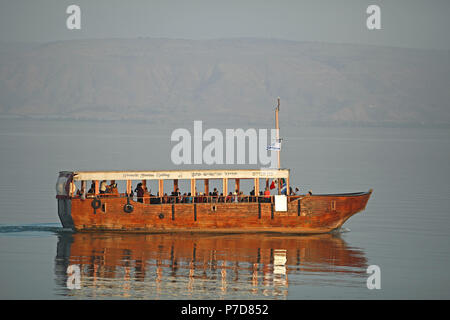 Boot für Touristen auf See von Tiberias, Galiläa, Israel Stockfoto