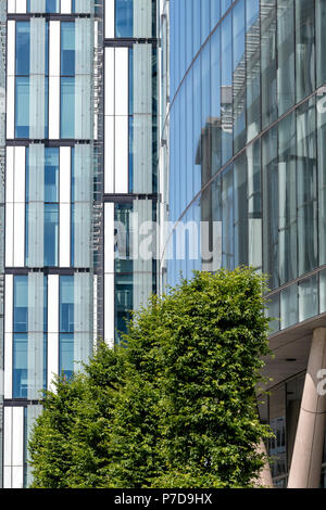 Modernes Bürogebäude im Bereich des Neubaugebietes Spinningfields entfernt im Stadtzentrum von Manchester, Manchester, UK Stockfoto