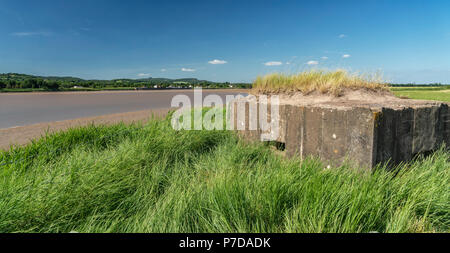 Weltkrieg 2 machine gun Bunker in der Horseshoe Bend des Flusses Severn, Gloucestershire, Vereinigtes Königreich, Stockfoto