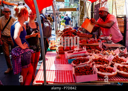 Einen Kuchen Stall in Greenwich, London, England Stockfoto