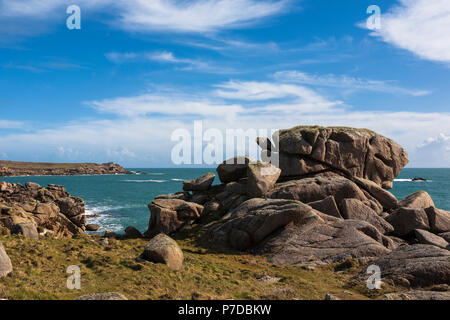 Peninnis äußeren Kopf, Kopf, St. Mary's, Isles of Scilly, Cornwall, UK, mit Kirche in Punkt Altstadt Bay Stockfoto