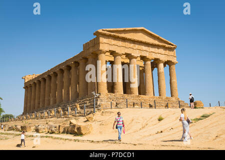 Italien Sizilien Agrigento Valle dei Templi Tal der Tempel start 581 V.CHR. von Siedlern aus Gela Tempio della Concordia Tempel von Concord Ikarus Stockfoto