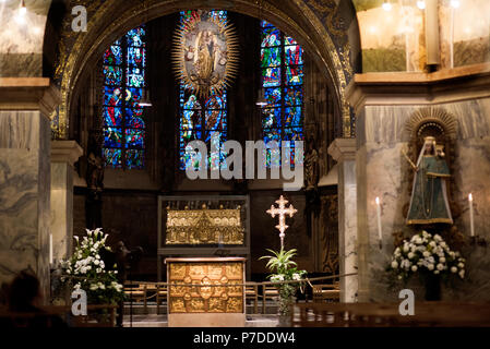 Aachener Dom, Aachen Deutschland Juni 2018 Der karlsschrein im Aachener Dom in Aachen wurde auf Befehl von Friedrich II., Kaiser des Heiligen Römischen Stockfoto