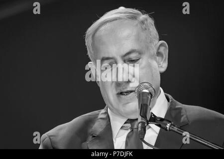 JERUSALEM, Israel. Juni 14, 2016. Israelischer Ministerpräsident Benjamin Netanjahu geben eine Adresse an Menschen der Kanal 9' des Jahres 2016" Preisverleihung. Stockfoto