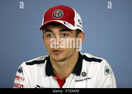 Alfa Romeo Sauber Charles Leclerc in der FIA pressconference während der paddock Tag des Grand Prix von Großbritannien 2018 in Silverstone Circuit, Towcester. Stockfoto