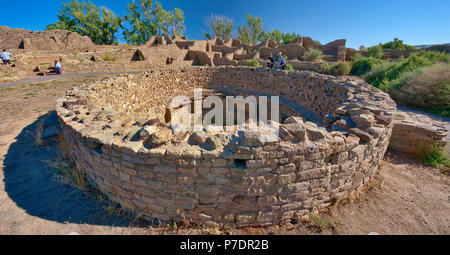 Kiva von Anasazi Indianer gebaut, Aztec Ruins National Monument, New Mexico, USA Stockfoto