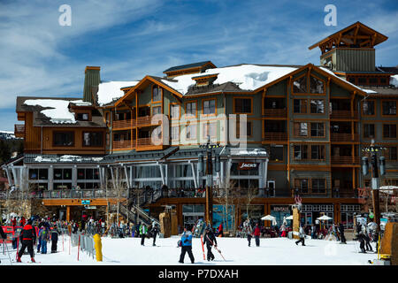 Dorfzentrum, Copper Mountain Ski Resort, Copper Mountain, Colorado USA Stockfoto