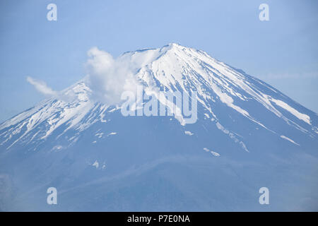 Nahaufnahme der Gipfel des Fuji Berg von Kawaguchiko, Japan Stockfoto