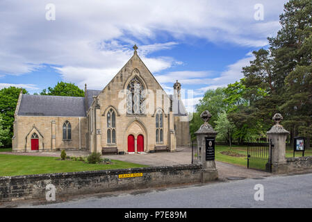 Inverallan Pfarrkirche/Kirche von Schottland im Dorf in Grantown-on-Spey, Moray, Highland, Schottland, UK Stockfoto