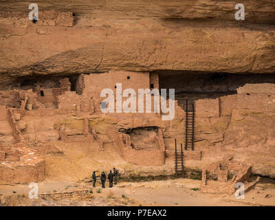 Long House Ruinen aus Langen Hauses blicken, lange House Loop Trail, Mesa Verde National Park, Colorado. Stockfoto