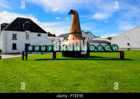 ISLAY, Großbritannien - 25 August 2013: Szenische Ansicht der Bruichladdich Distillery, Insel Islay, Vereinigtes Königreich Stockfoto