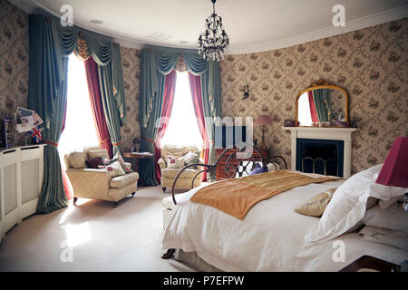 Klassischen Luxus Schlafzimmer in ein privat geführtes schönes Herrenhaus eine erstklassige Qualität Home in South Yorkshire Stockfoto