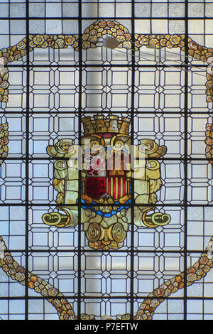 Restaurierte Fenster der Post von Ferrol mit dem Wappen der Republik Spanien, La Coruña, Galicien, Europa Stockfoto