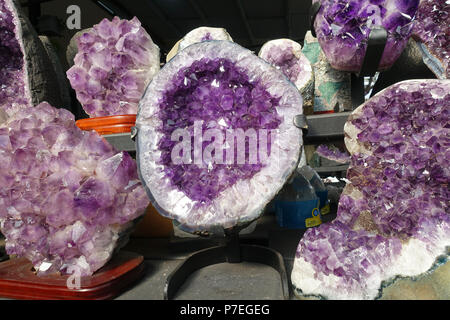 Amethyst Crystal Caves auf Anzeige Stockfoto