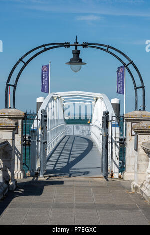 Trinity Landung Pontoon, Cowes, Isle of Wight, England, Vereinigtes Königreich. Stockfoto