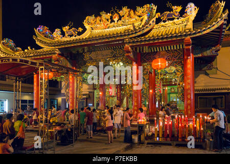 Kerzen brennen mit Chinesischer Tempel, Chinatown, Bangkok, Thailand Stockfoto