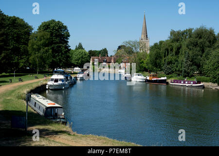 Blick auf den Fluss Themse von Abingdon Brücke im Sommer, Abingdon-on-Thames, Oxfordshire, England, Großbritannien Stockfoto