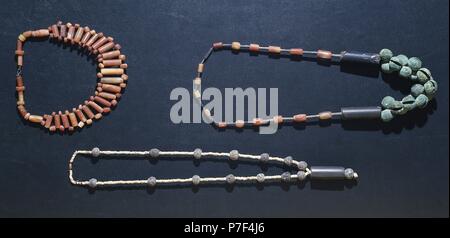 Südamerikanischen Zivilisation. Quimbay Zivilisation (Kolumbien). 500-1500. Perlen Halsketten. Von rechts nach links; 16cm, 35 cm und 31 cm. Privatsammlung. Stockfoto