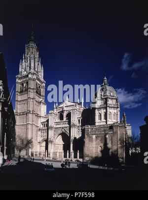 Toledo. Catedral. Conjunto Exterieur de La Fachada principal y la Torre, siglos XII-XV. Stockfoto