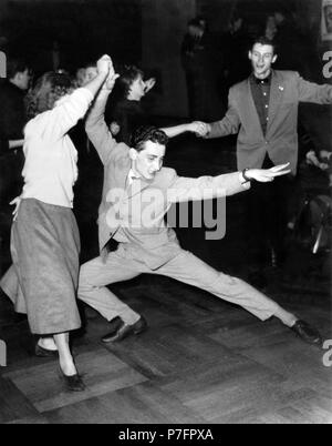 Paar tanzen, Ca. 1950, Berlin, Deutschland Stockfoto