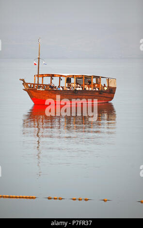 Boot für Touristen auf See von Tiberias, Galiläa, Israel Stockfoto