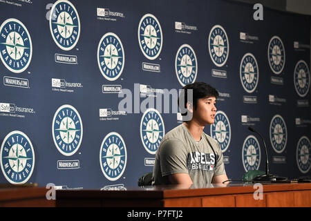 Shohei Ohtani der Los Angeles Angels nimmt an einer Pressekonferenz nach dem Major League Baseball Spiel gegen die Seattle Mariners at Safeco Field, Seattle, Washington, United States, 3. Juli 2018. Quelle: LBA/Alamy leben Nachrichten Stockfoto