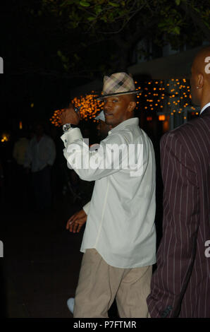 MIAMI BEACH - FL - 02 Januar, 2005; Jamie Foxx verbringt ein heißes Wochenende mit einer unbekannten Frau in South Beach: Jaime Foxx Stockfoto